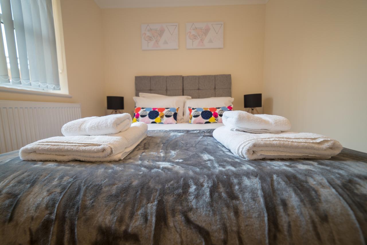 London Heathrow Serviced Apartments Ashford  Exterior photo