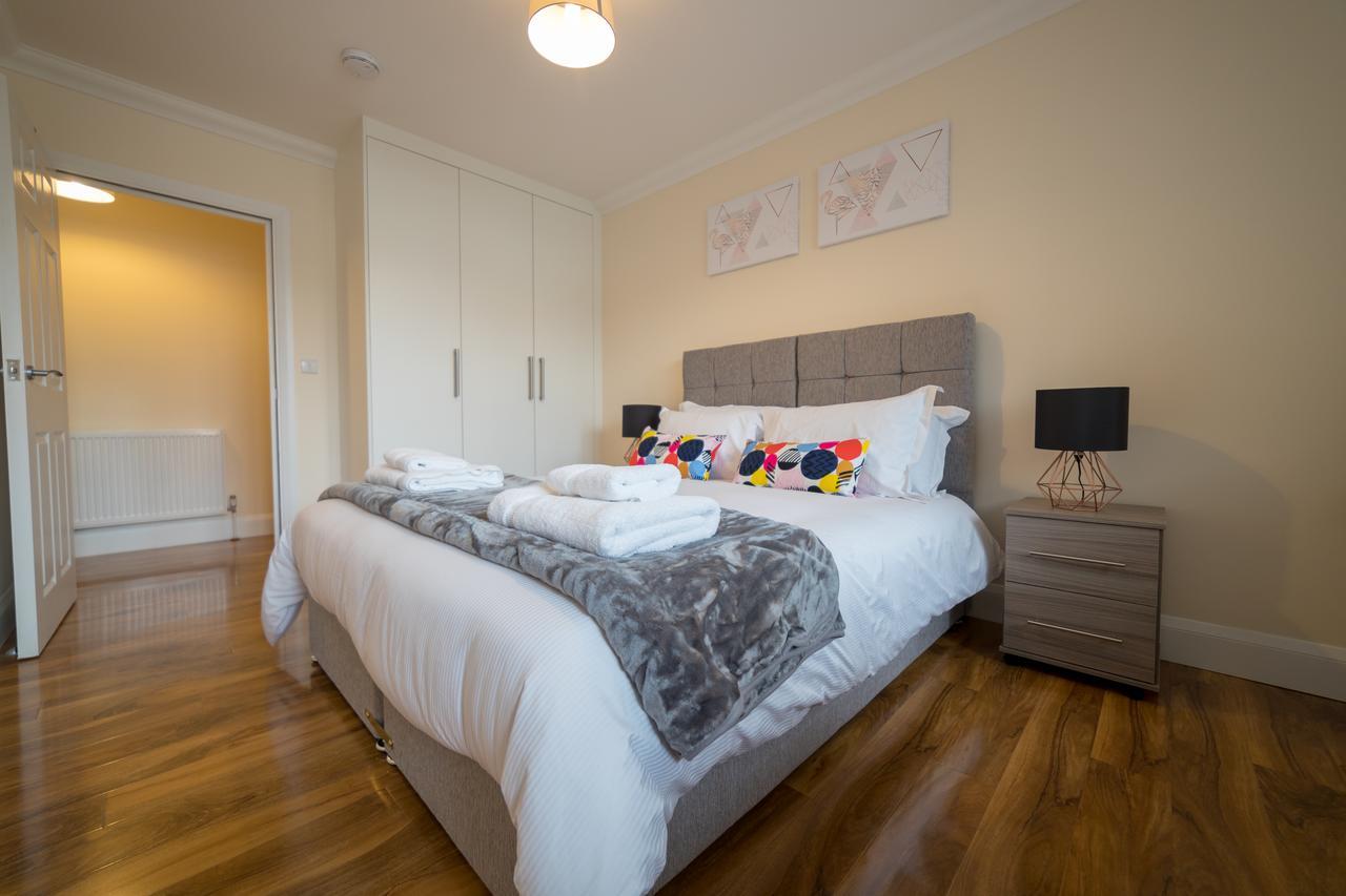 London Heathrow Serviced Apartments Ashford  Exterior photo